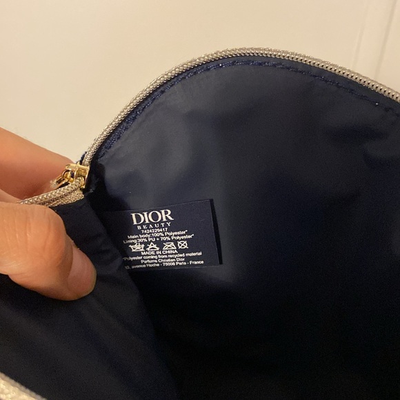 New Christian Dior Beauty Velvet Makeup Cosmetic Bag Navy Blue Velvet - Picture 7 of 7